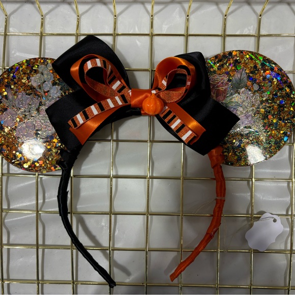 Resin Halloween ears - Picture 1 of 3